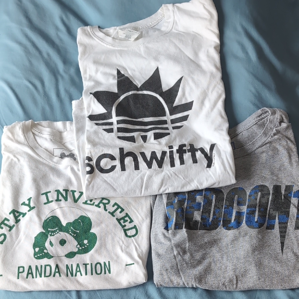 Set Of Three Light Colored Tshirts (L)
